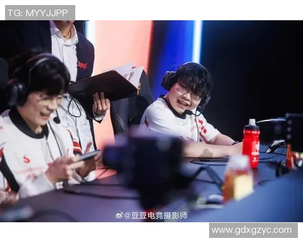 电竞新闻王者荣耀热点分析JDG战队在比赛中的控制策略与表现解析